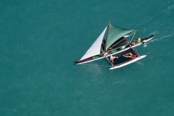 ohana sailing on pioneer bay